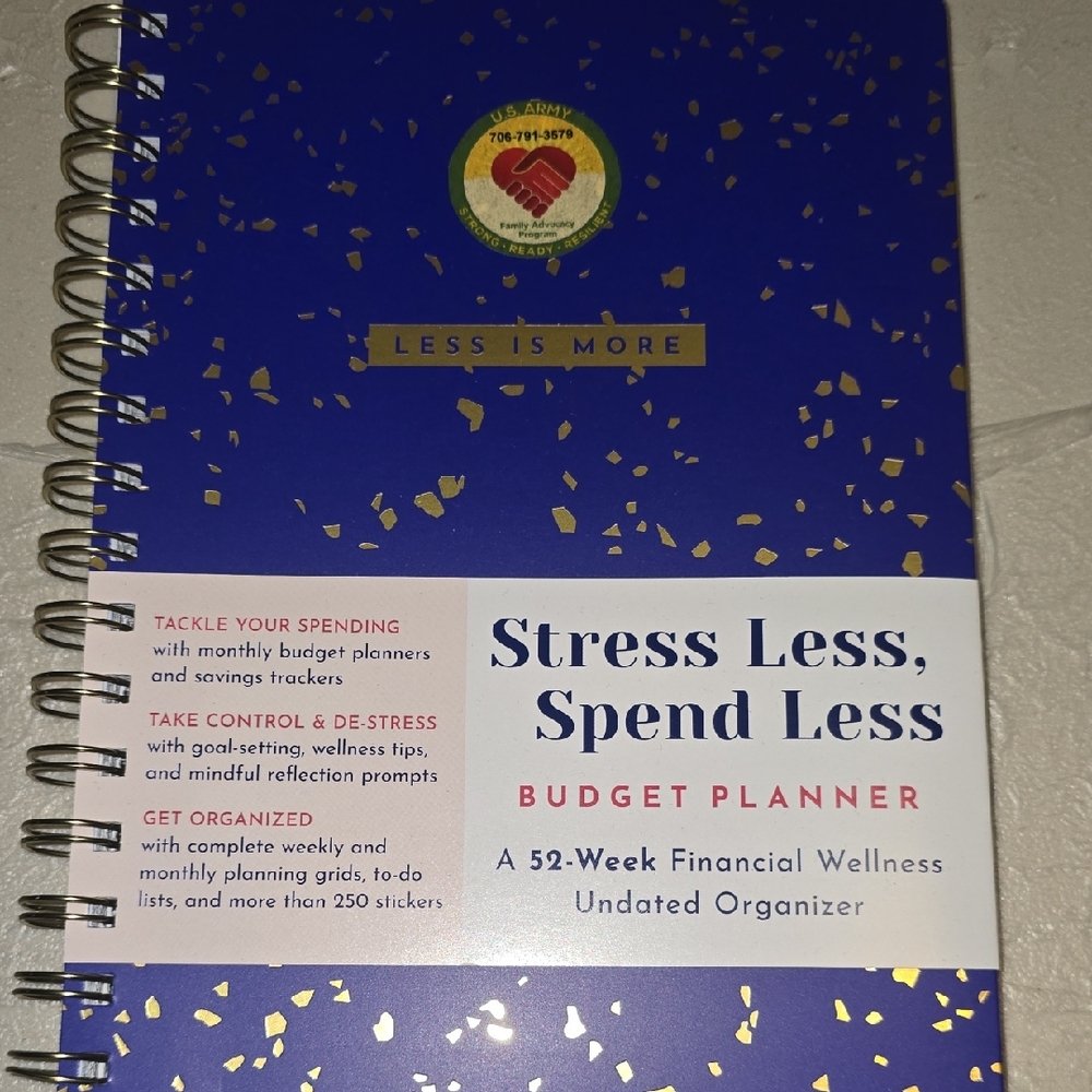 Blue and Gold Budget Planner‎